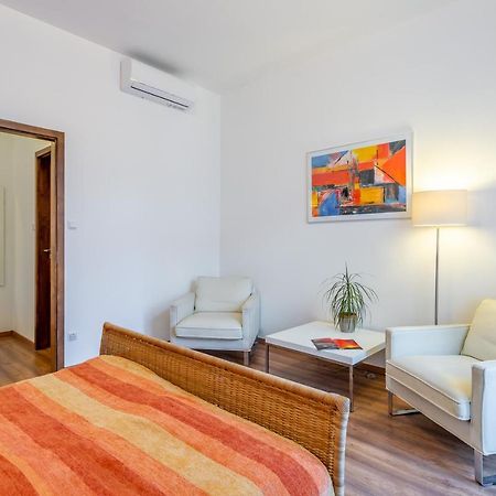 Central Avenue Apartment Будапеща Екстериор снимка
