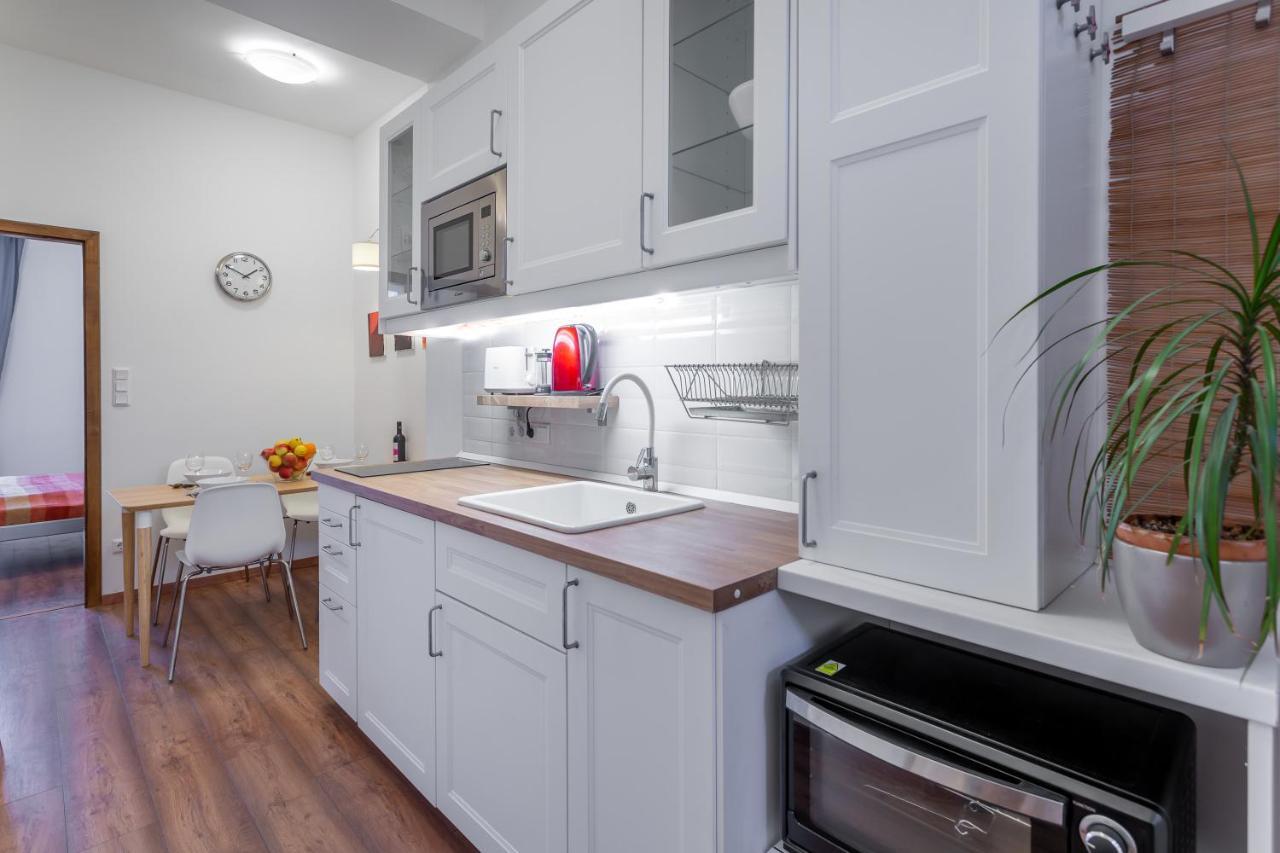 Central Avenue Apartment Будапеща Екстериор снимка