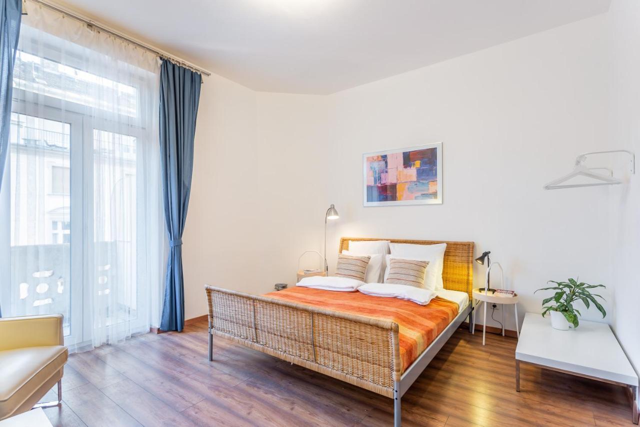 Central Avenue Apartment Будапеща Екстериор снимка
